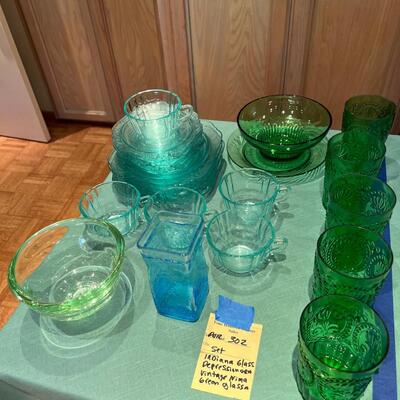 Indiana Depression glass plates, saucers Cups
