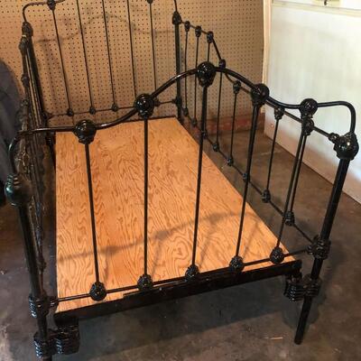 Vintage Victorian Antique Cast Iron Baby Crib/Children's Day Bed