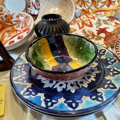 Moroccan theme tableware, dramatic grey slag glass floral display