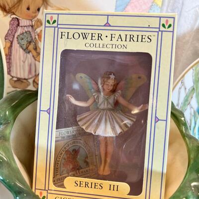 Fun Novelty table ware. Mugs and holder, Mom music box As is