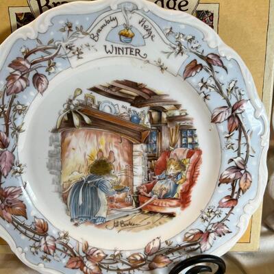 Brambly Hedge Collectible plates with boxes, Toyo Plate