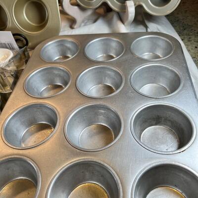 New Baking Molds with Cookie cutters , William Somoma Bundt pan