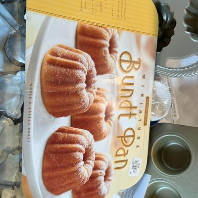New Baking Molds with Cookie cutters , William Somoma Bundt pan