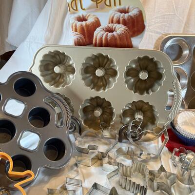 New Baking Molds with Cookie cutters , William Somoma Bundt pan