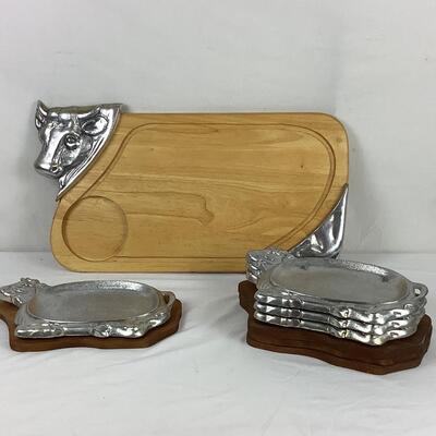 5099 Large Pewter & Wood BULL  Meat Cutting Board / Serving Plates
