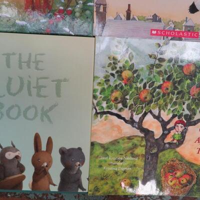 Children's BOOKS Lot (5) 2005, '06 & 2010 Apple Tree, Christmas, Plane Game
