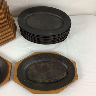 5101 Set of 12 Cast Iron Oval Shaped Sizzling Fajita Plates w/Wood Base