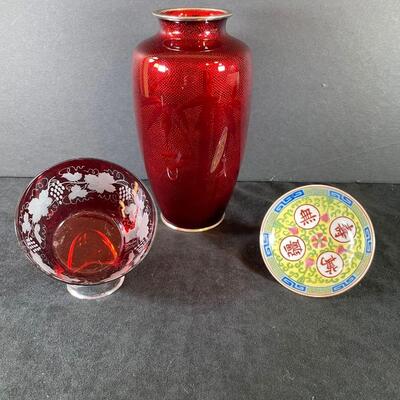Lot 91. Japanese Ginbari Cloisonne vase