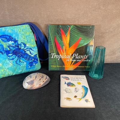 Lot 125. Tropical Lot