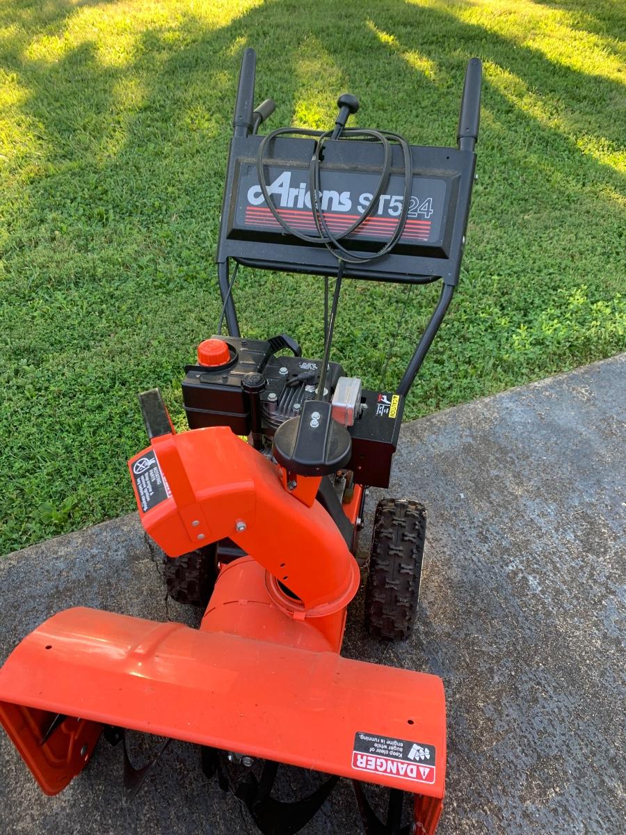 Ariens ST524 5hp Snow Blower