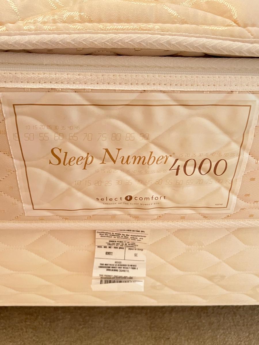 SELECT COMFORT Sleep Number 4000 Queen Mattress & Box Spring