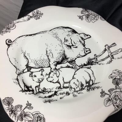 5122 13pc Set of "Barnyard Toile" Dishes by E. Trostli