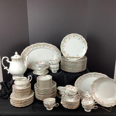 5125 86pc Set of AMCREST "Country Garden" Fine China