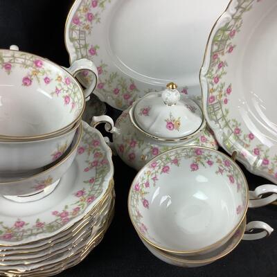 5125 86pc Set of AMCREST "Country Garden" Fine China