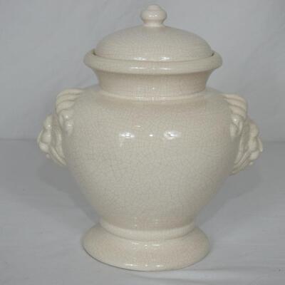 Lidded urn/Vase