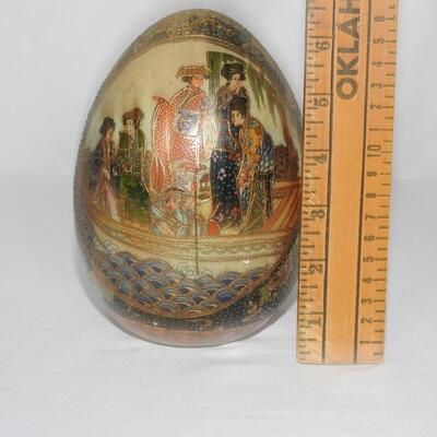 Vintage Satsuma hand-painted porcelain egg