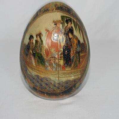 Vintage Satsuma hand-painted porcelain egg
