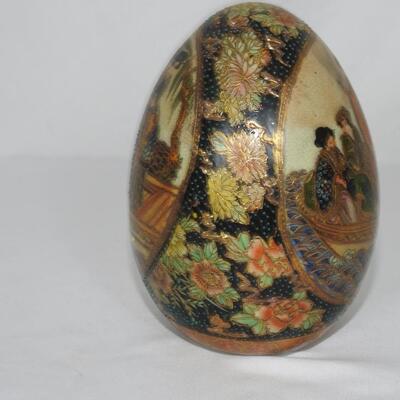 Vintage Satsuma hand-painted porcelain egg