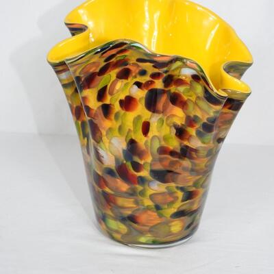Yellow handkerchief ruffled art glass vase