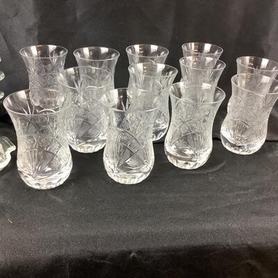 5126 Lot of Vintage Glassware