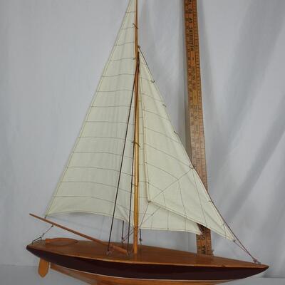 Model sailboat