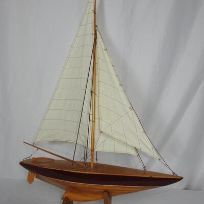 Model sailboat