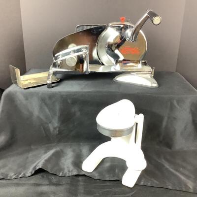 5132 Vintage General Vacu-Base Slicer with Hand Juicer