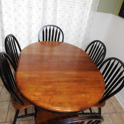 Dinette table and chairs