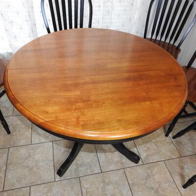 Dinette table and chairs