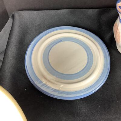 5133 M.A. Hadley 6pc Stoneware Set