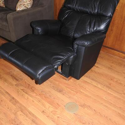 Black lazy boy recliner