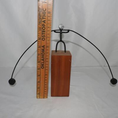 Kinetic balance sculpture