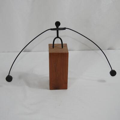 Kinetic balance sculpture