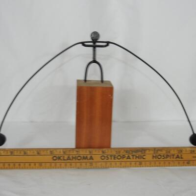 Kinetic balance sculpture