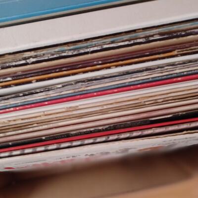 LOT OF RECORD ALBUMS