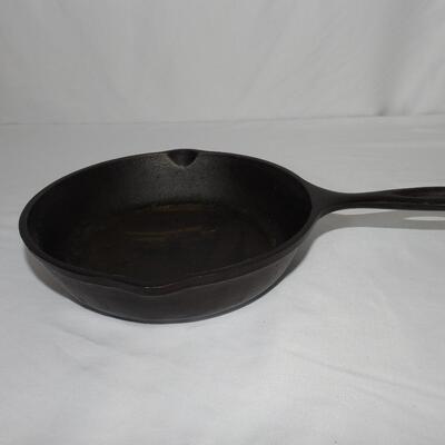 Lodge cast iron pan