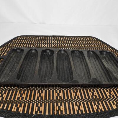 Cast-iron cornbread pan