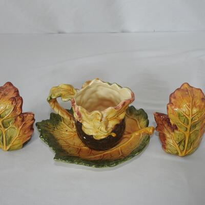 Salt and peppers, creamer