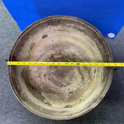 Cast iron tub
