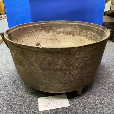 Cast iron tub
