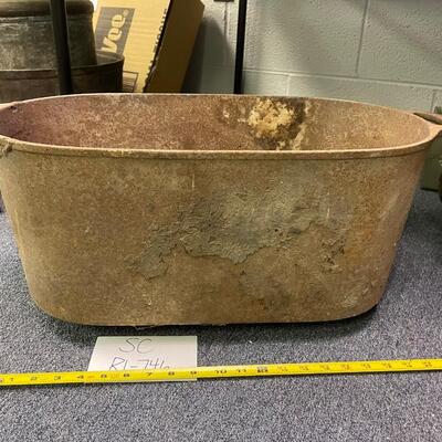 Antique tub