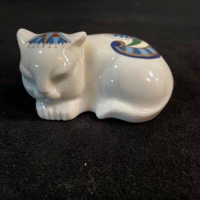 Lot 189. Cat Lot #1. Goebel Porcelain
