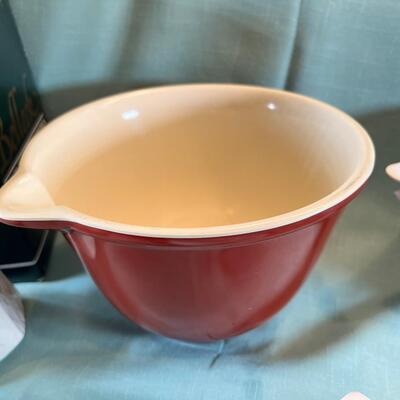 Sur la Table white ware, Gravy boats and French China