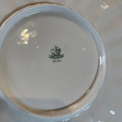 New in gift Box Mikasa Floral cake Plate and server.