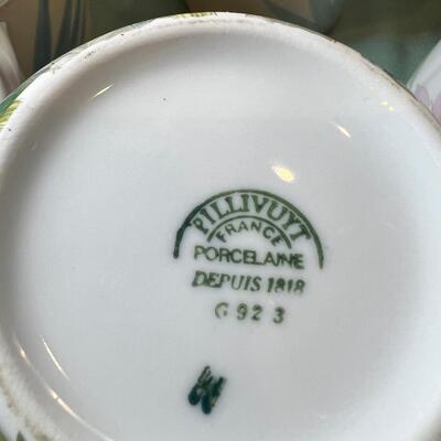 New in gift Box Mikasa Floral cake Plate and server.