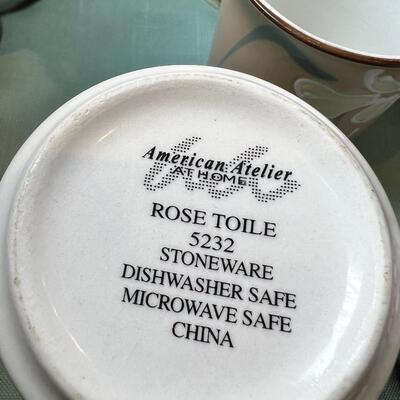 New in gift Box Mikasa Floral cake Plate and server.