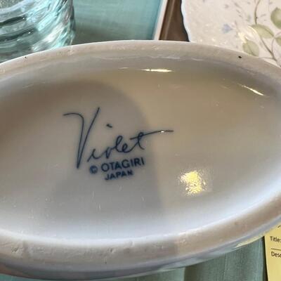 New in gift Box Mikasa Floral cake Plate and server.
