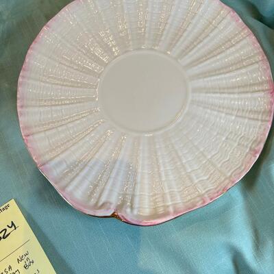 New in gift Box Mikasa Floral cake Plate and server.