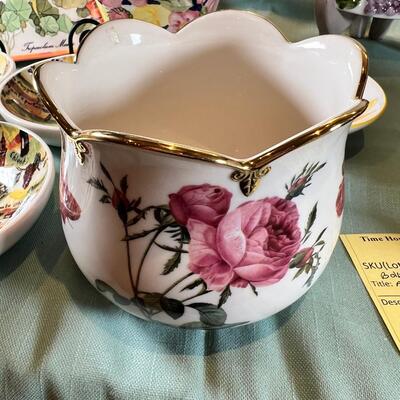 Floral and collectible China top brands  New in Box  Gobel Smithsonian Vase