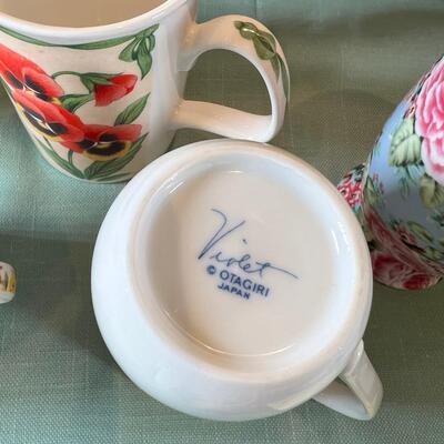 Meryl Urdang layered Silk Rose glass plate, Fine unmatched floral china cups